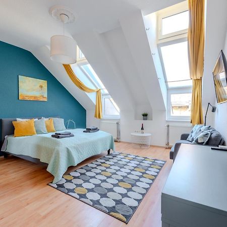 Cozy Flat In The Heart Of Buda Budapest Eksteriør billede