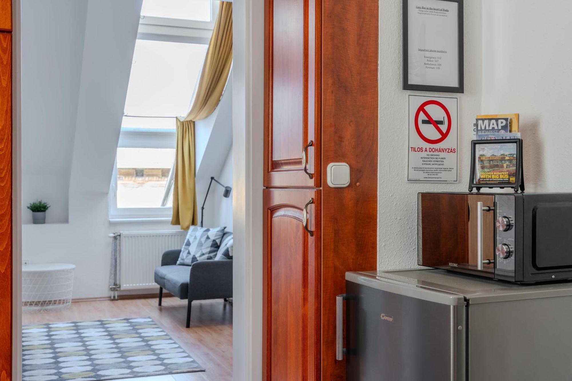 Cozy Flat In The Heart Of Buda Budapest Eksteriør billede